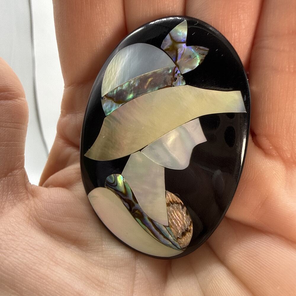 Abalone Pendant Oval Inlaid Lady In Hat
